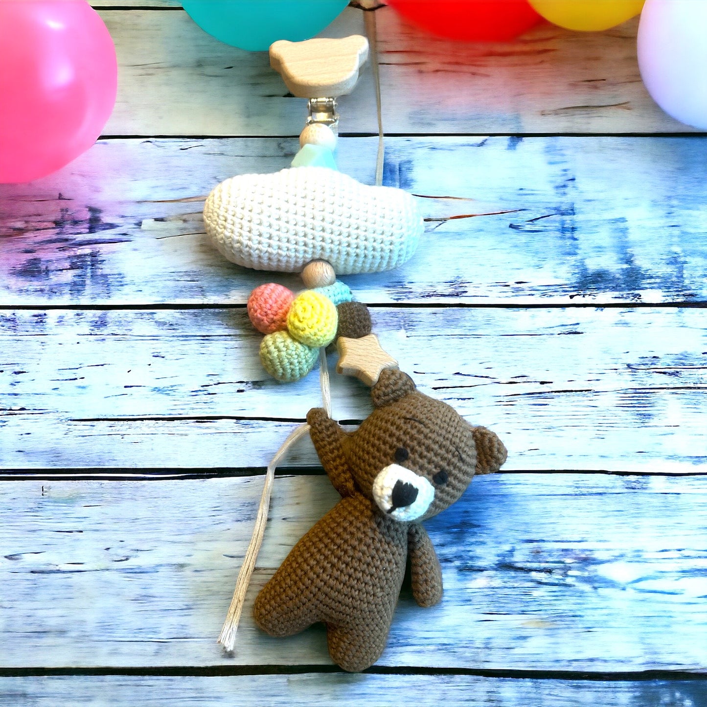 Gehäkelter Anhänger Teddybär mit Luftballons