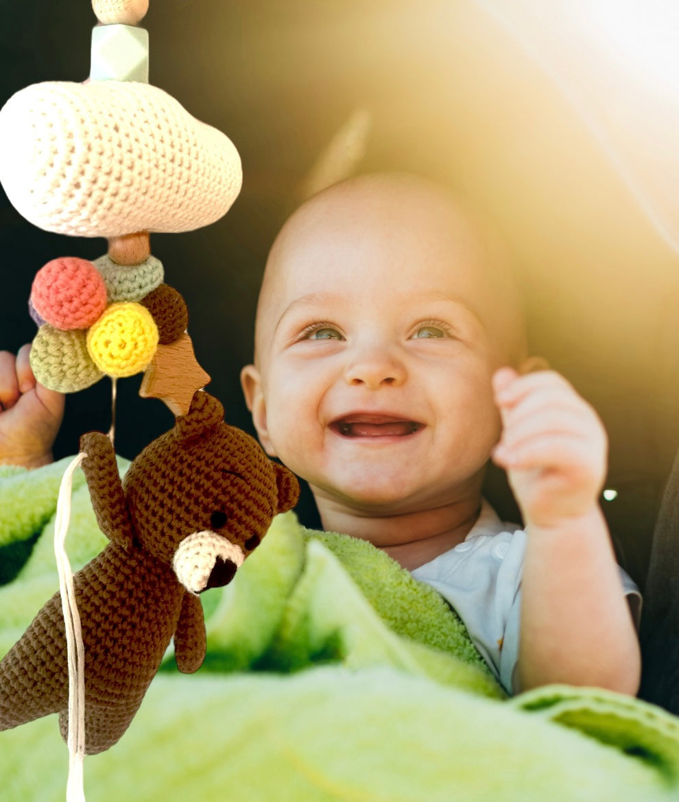 Gehäkelter Anhänger Teddybär mit Luftballons