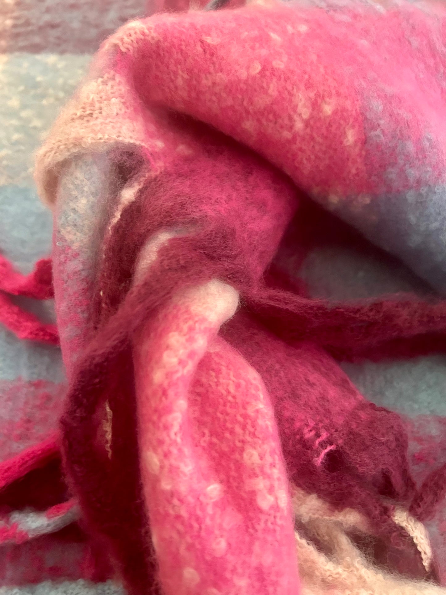 Kuscheliger XL-Schal pink-karo