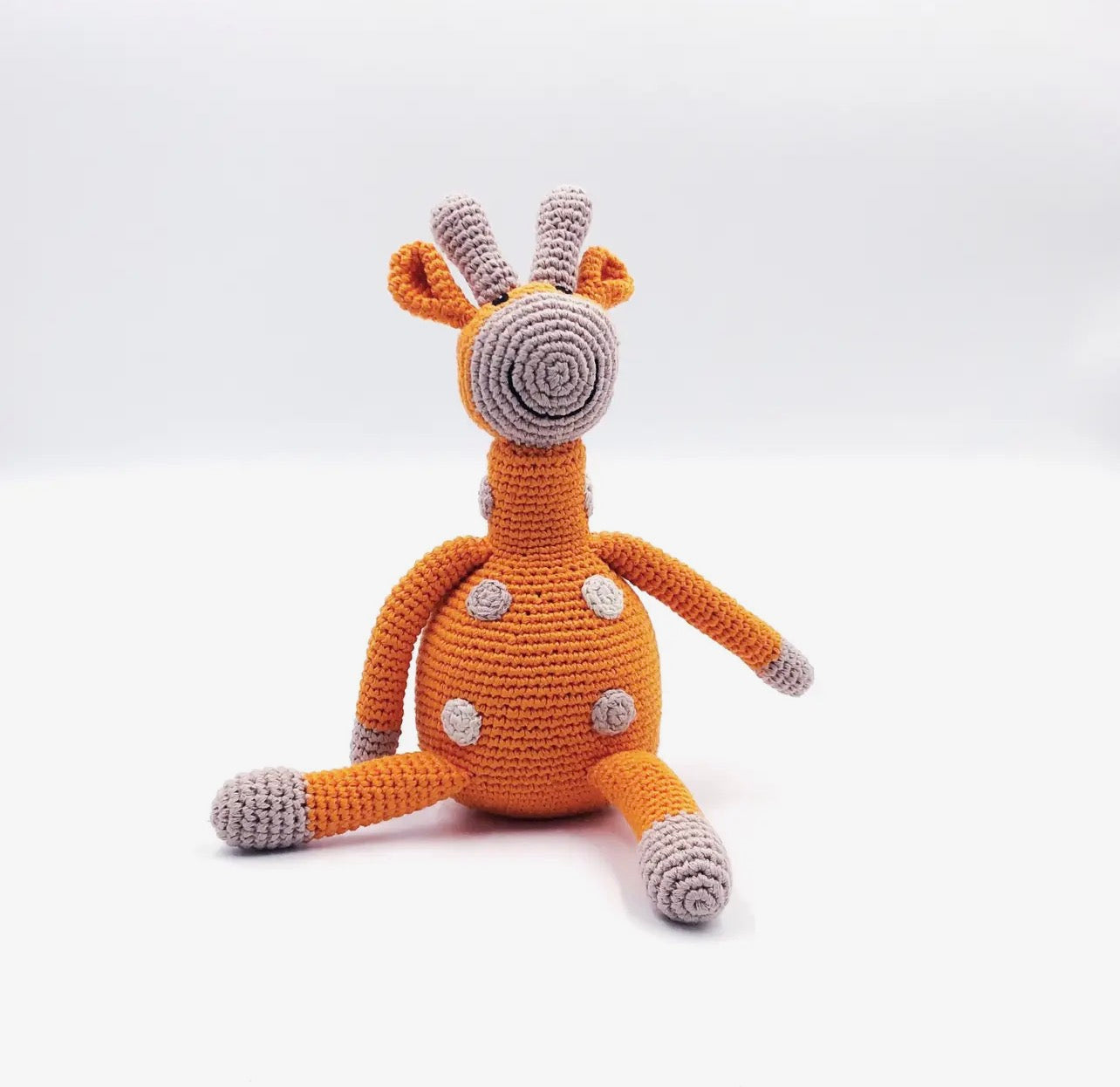 Handgehäkelte Rassel Giraffe Kuscheltier