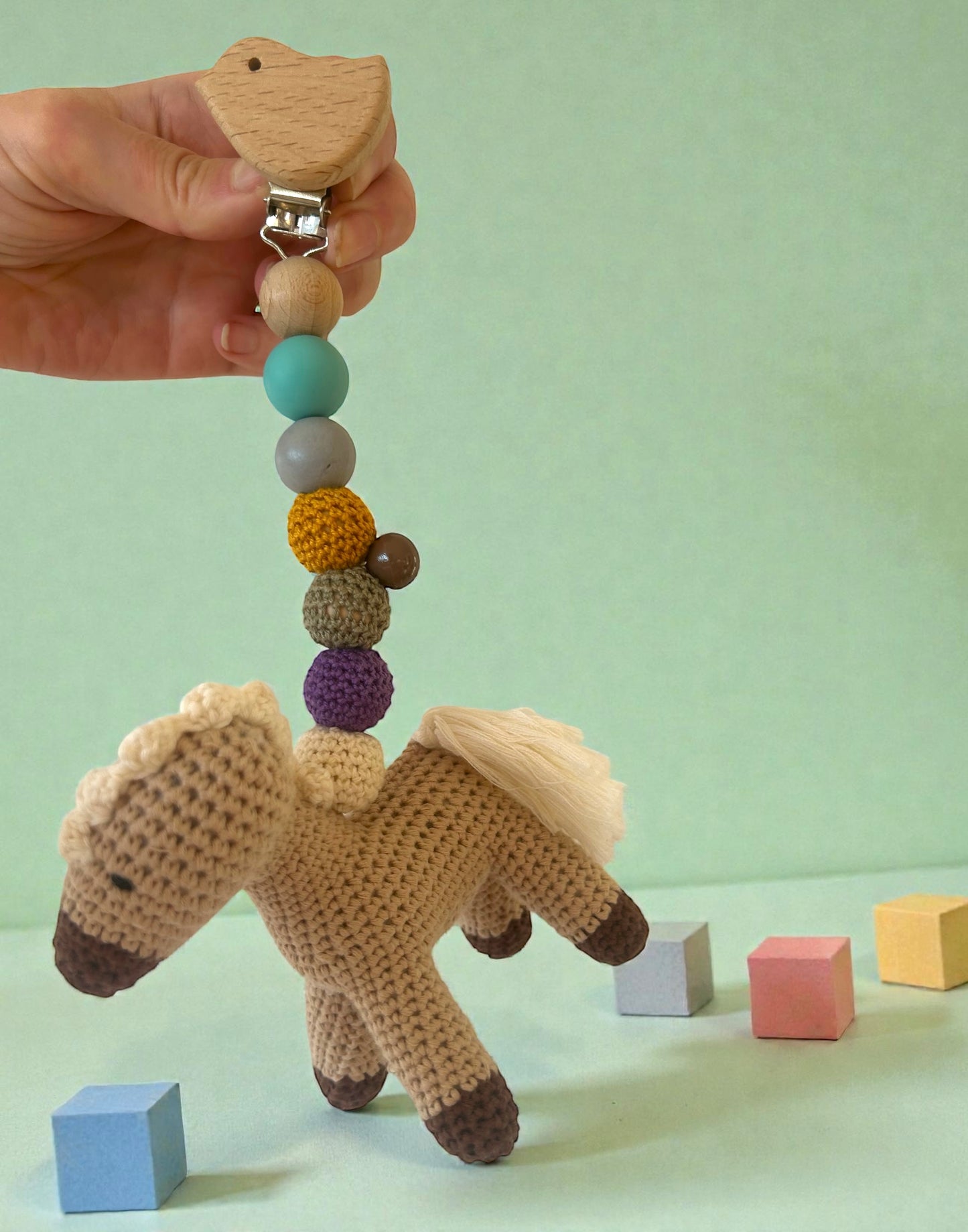 Gehäkelter Anhänger Pony