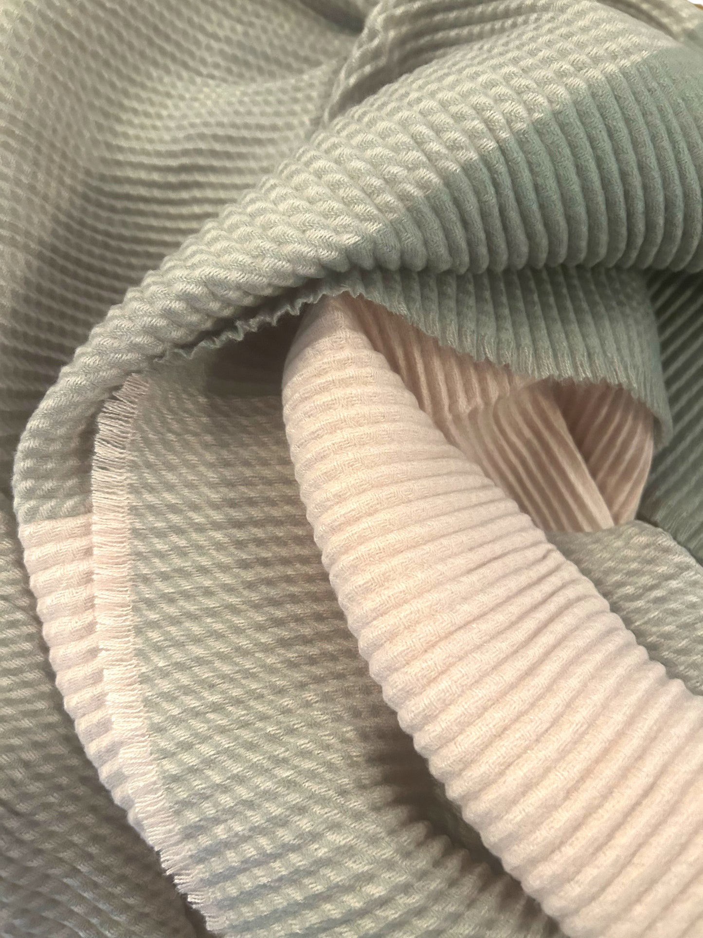 Kuscheliger XL-Schal Pastell-gekreppt