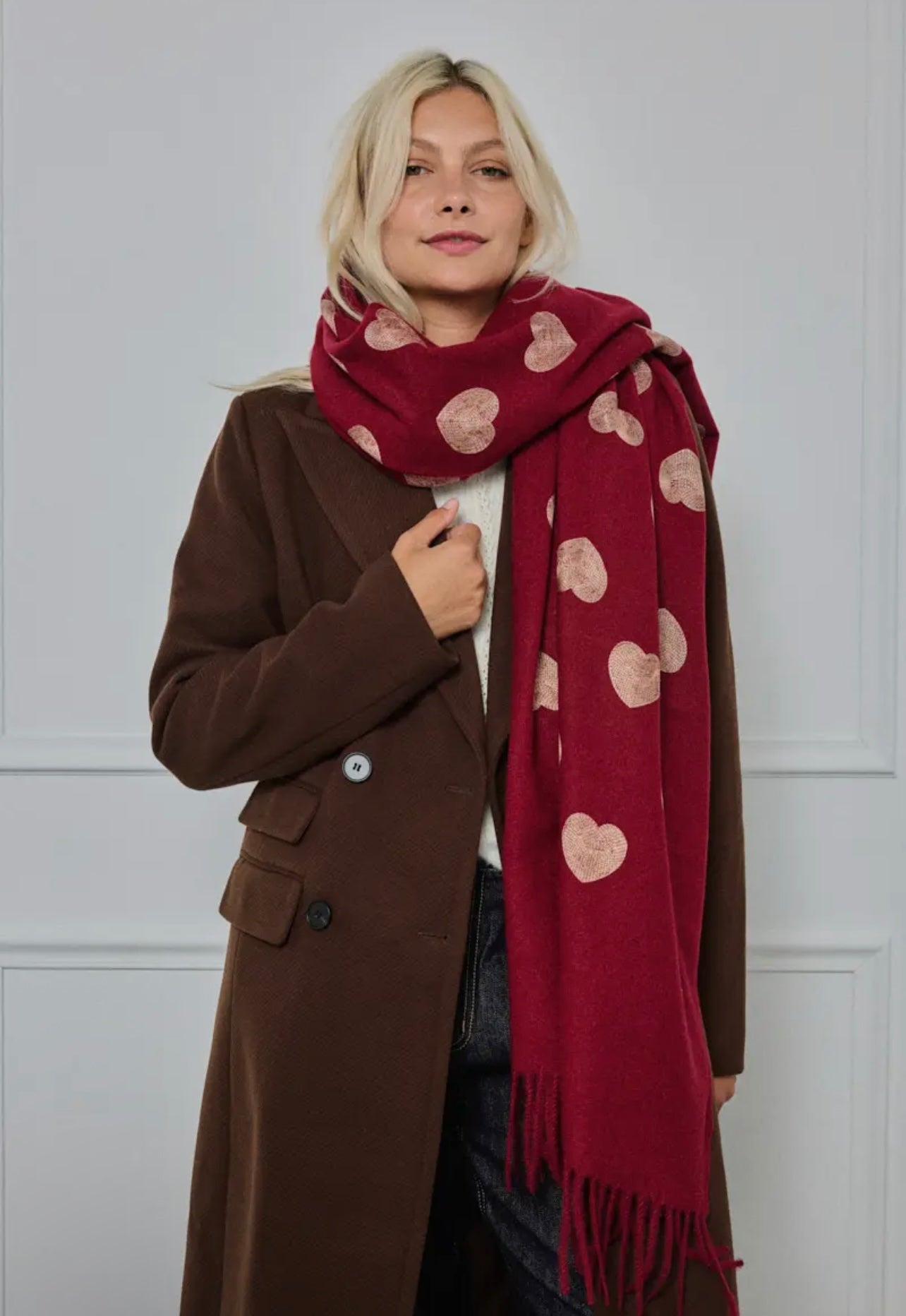 Kuscheliger XL-Schal mit Herzmuster