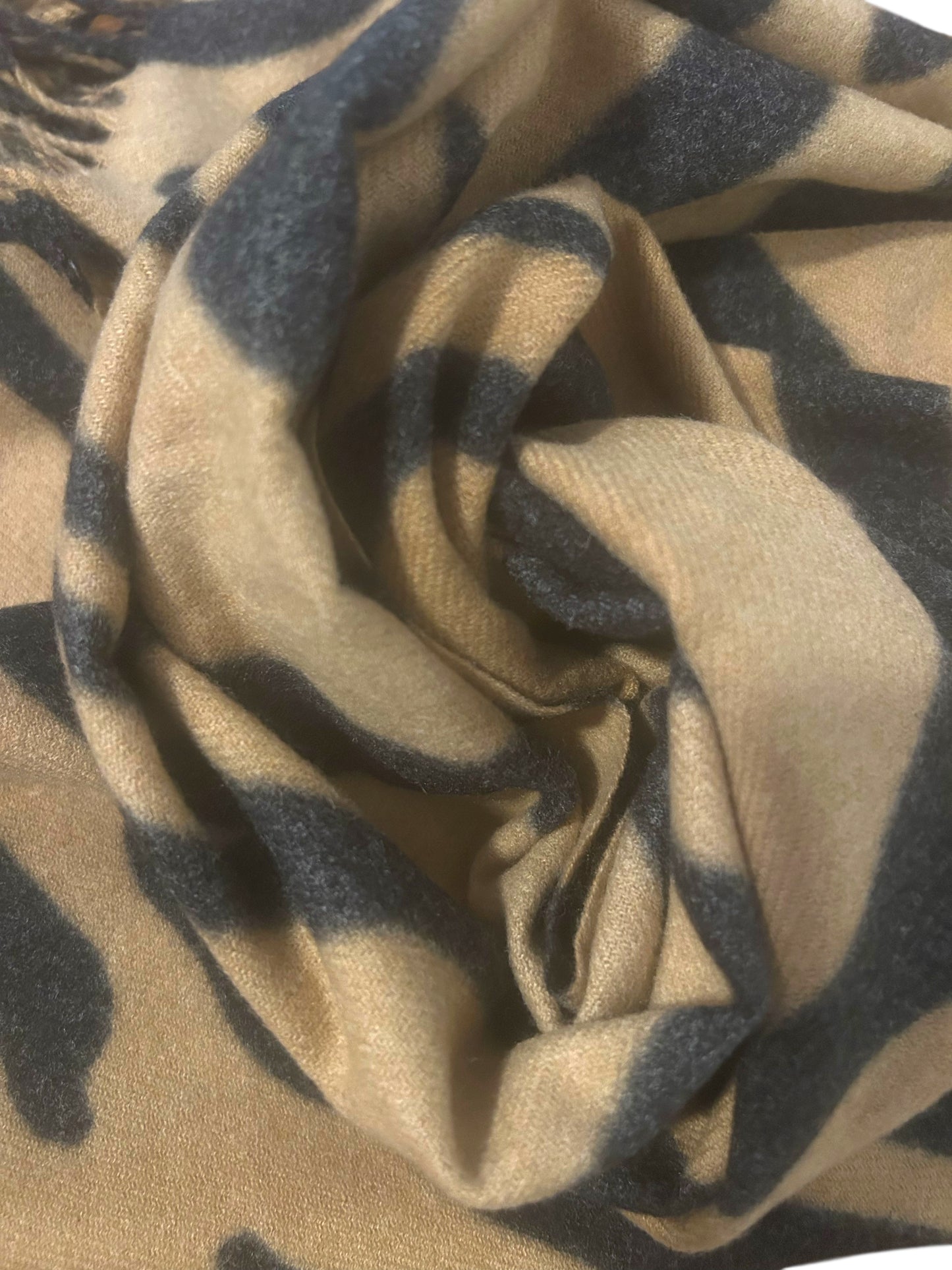 Kuscheliger XL-Schal Tiger-Carmela Herbst